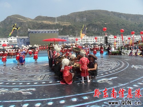 2011�Sƽ���m�Ļ����ι�(ji��)��ˇ�ݳ��e�У��D��