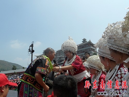 2011�Sƽ���m�Ļ����ι�(ji��)��ˇ�ݳ��e�У��D��