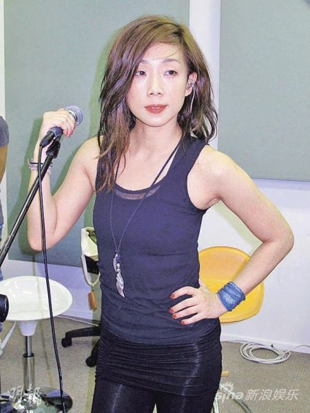 �֑�ɏ��ָ�cͬ������ͬ�Ӕ౳ ŭ��