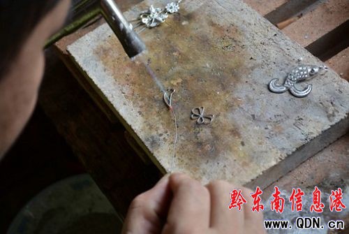 �����y�������� ��ˇ�g(sh��)Ʒ�l(f��)�P(y��ng)�����Ļ�(�D)