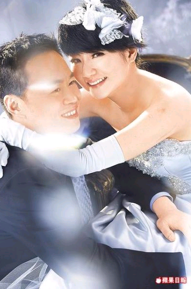 Selina��Y����(sh��)�����(f��)�s �����лؑ�(y��ng)�|(zh��)��(�D)