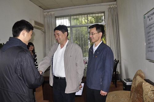 �����A��꠵��F��ί���݋D���ݿ������{��