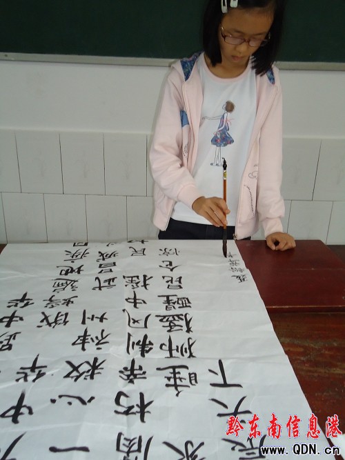 �o����������100����ϵ�л�����M��У�@