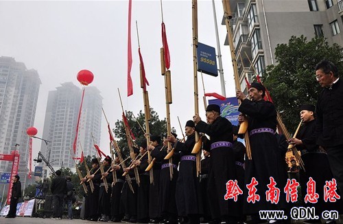 ����Ԫ�����ǭ�|�ϳ�100�����ܣ��M�D��