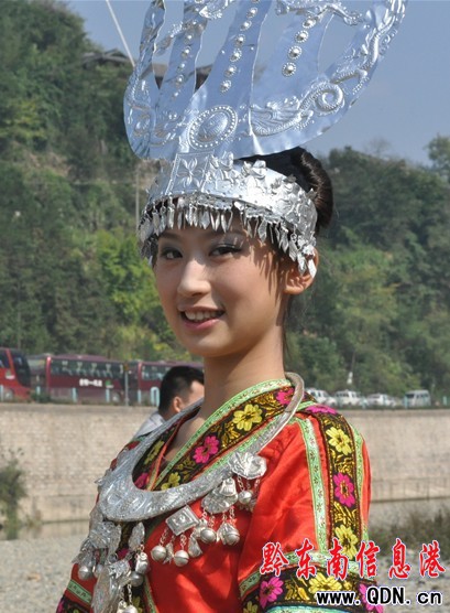 ǭ�|�ϳ�100������ �Y�xС����ɫ�ʣ��D��