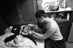 ����׷��ͽ��ײ��4�߹ǹ��� �Q������ڡ�(�D)