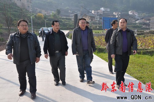 �P����ί����ӛ�x�������I(l��ng)��(d��o)����Ϫ�{(di��o)�У��D��