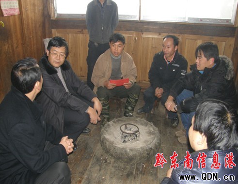 �������������ؕ��L���x�������lο��(�D)