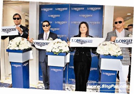 ������ֱ��ϲ�gС�����ξ�Մ�����ֿ��D�Ƃ�