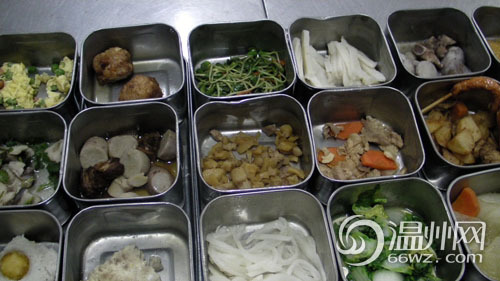 �W(w��ng)������һ�ЌW(xu��)9Ԫե����Ϳӵ� У���ؑ�(y��ng)�Q����(sh��)