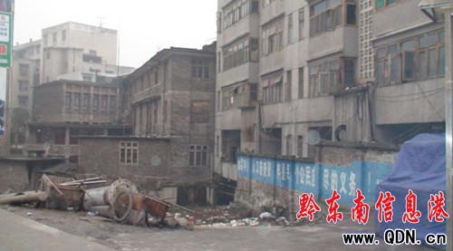 �� �� �h �S �� �� �� �� �� �� �u �� ��