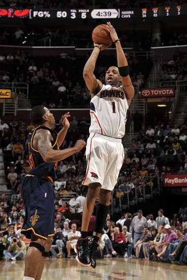 ����28������8��ĩ���Wҫ �����ͽo�Tʿ3�B��