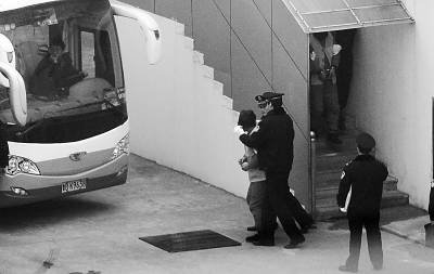 ���u����ڰ����_ͥ �H���A��ӛ�߫@��(zh��n)�M(j��n)�F(xi��n)��(ch��ng)