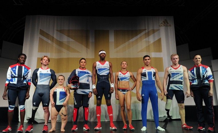 ���ӂ��؊W�\�������W����Ӣ���x�ֵ��\�����b22�Ռ���l����Ӣ�������ĕr�b�OӋ�����ך��x��꠳ɆT���_�����������Ů��˹���������������H���OӋ�����bͻ����Ӣ�������{���ס��t��ɫ���ں��ˬF��Ԫ�أ���Ӣ���Wί���Q�顰�����ġ��͡���õġ��\�����b��
����\�ӆT���_��Ӱ