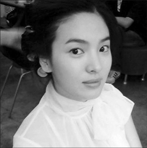 �λۆ����l(f��)��������ع��ɫ͸ҕ�b�뚢լ�У��D��