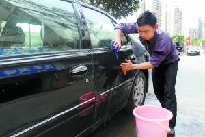 �ƺ��Ƶĸ��_(k��i)�߳���܇(ch��)