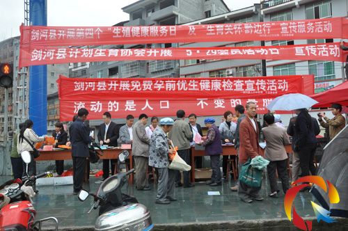 ������ӬF��