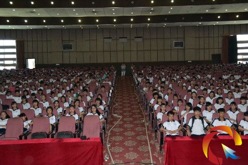 �D��P�����е�ͬ�W(xu��)��?c��)��J(r��n)�� ������v�n