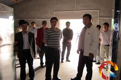 �Mί��һ���������M���{��