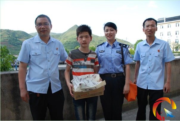 �c��ͯ��Ӱ