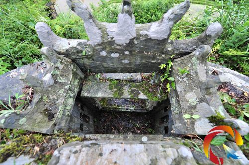 ʯ��Ĺ������͸��͸߸�����ʯ���壨�� ϣ  �z��