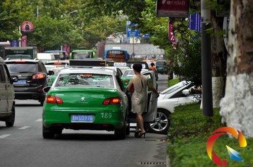 �@λŮ���B�m�r�˶��v����܇֮�󣬲�����Ը��܇