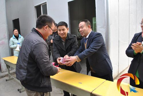 �����L�����Ҍ�6�fԪ�F�𽻵���ϪС�W����˼����