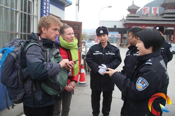 ����������͡�����·�ϔr܇ ��Ӣ�Z�Ľ������y�}