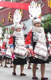 ���F��������ù�ʢ�b���ݡ� �Ԫ�B �z