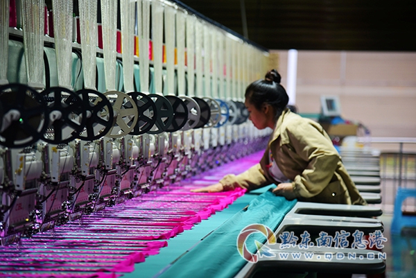 2024��5��8�գ��F��ʡ�Ľ��h������^(q��)�׵ط�ؚ���w�����c(di��n)��Ӣ���C�ӹ��S��ؚ܇�g����wȺ�����{(di��o)���C����