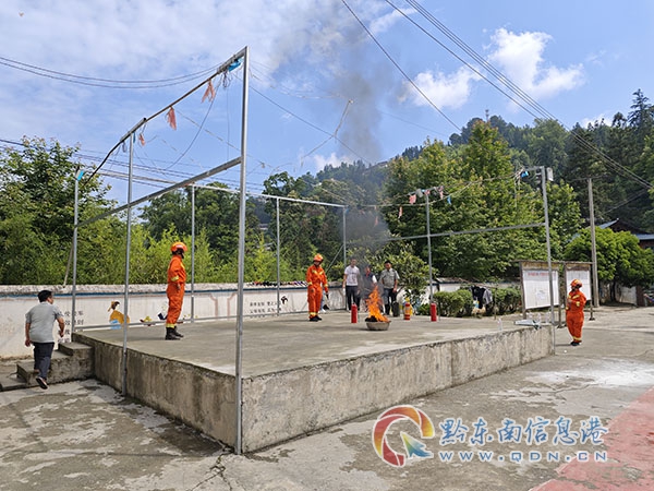 �D4��ģ�M��ĬF��