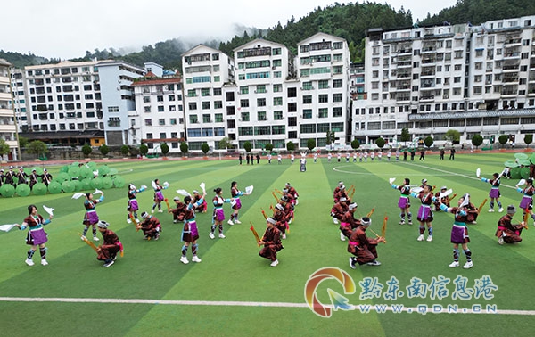 �Ľ����С�У�����F(xi��n)��(ch��ng)��չ���z����