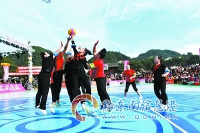 ��ɽ�hί��ӛ���\�����(du��)�������С��Ϻ����_չ���̿�����