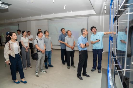 ��������ʯ����һ�Ӿo�o����һ����F���V������F�Y�M���I���|���lչ��ƪ��